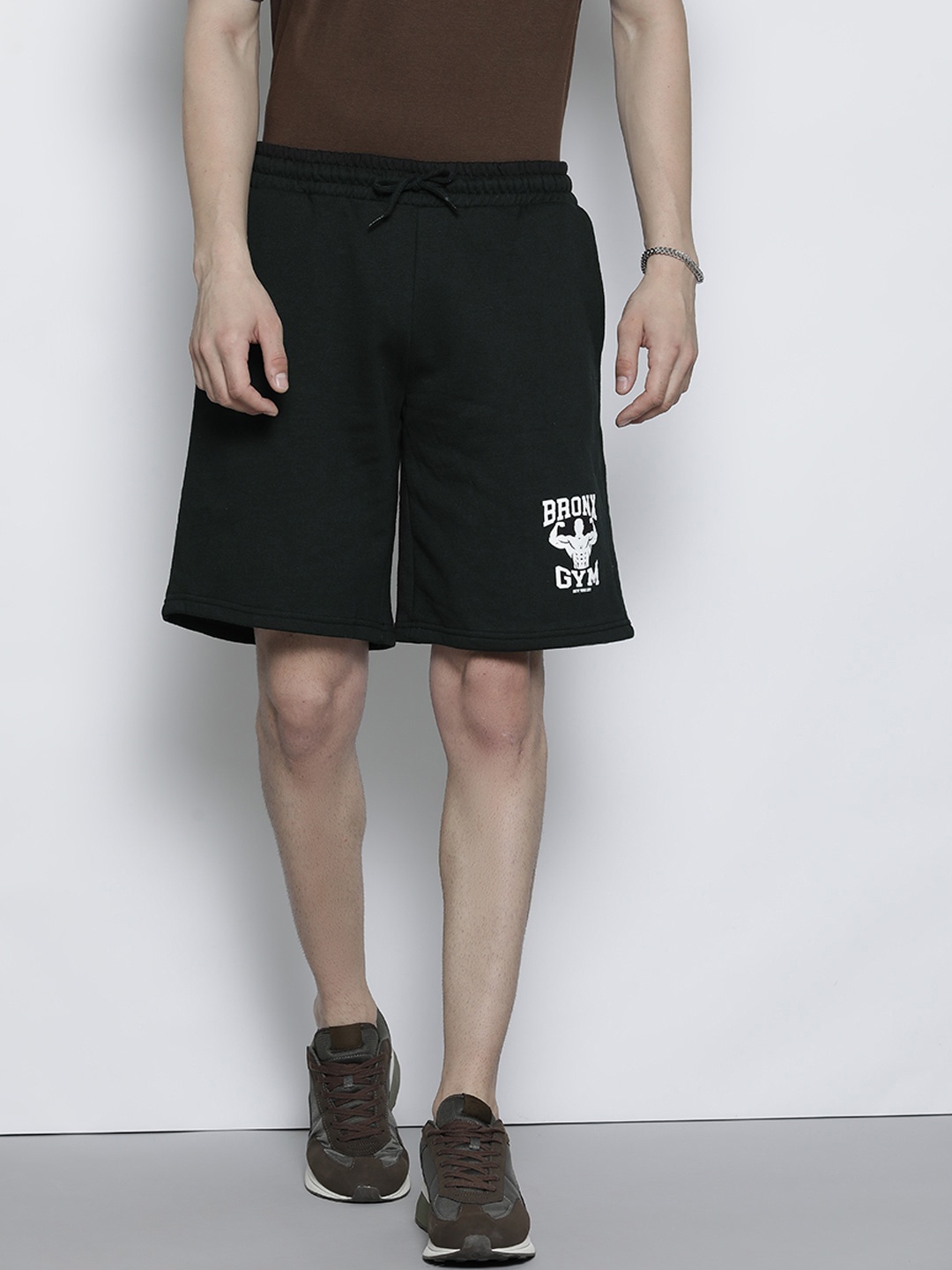 

boohooMAN Men Oversized Gym Shorts, Black