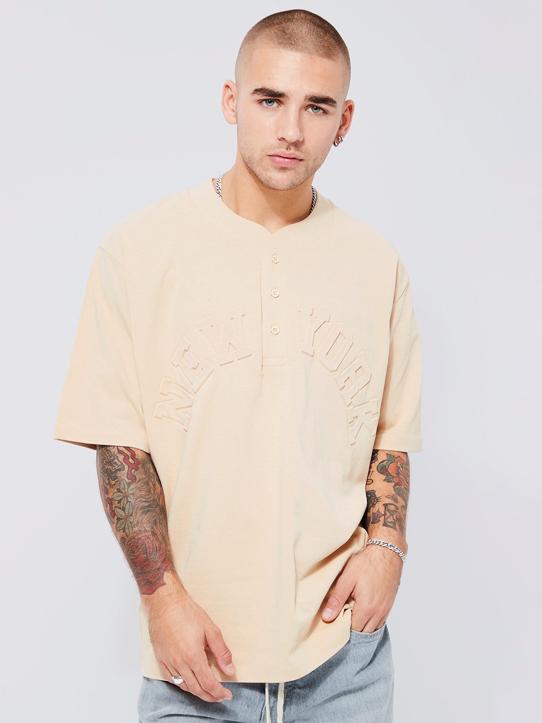 

boohooMAN Men Cream-Coloured Mandarin Collar Drop-Shoulder Sleeves Pure Cotton T-shirt