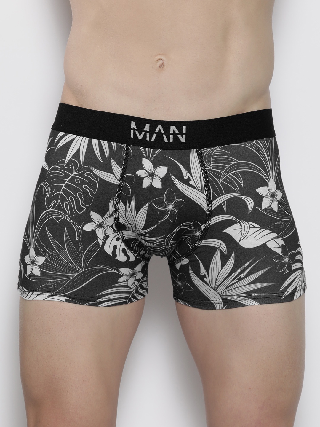 

boohooMAN Tropical Flower Printed Trunks BMM39451, Black
