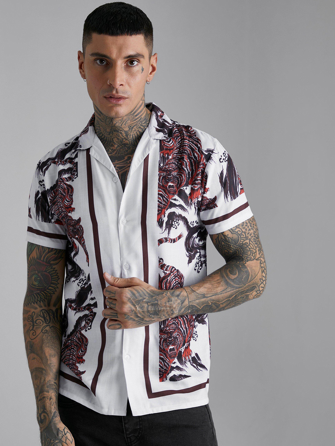 

boohooMAN Men Slub Texture Tiger Print Casual Shirt, White