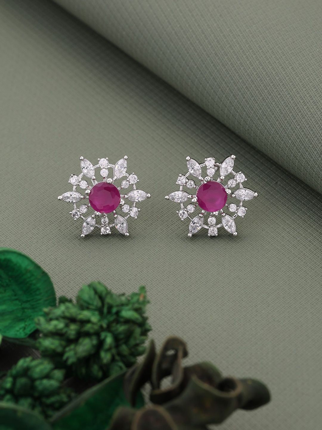 

Vita Bella Contemporary Studs Earrings, Pink