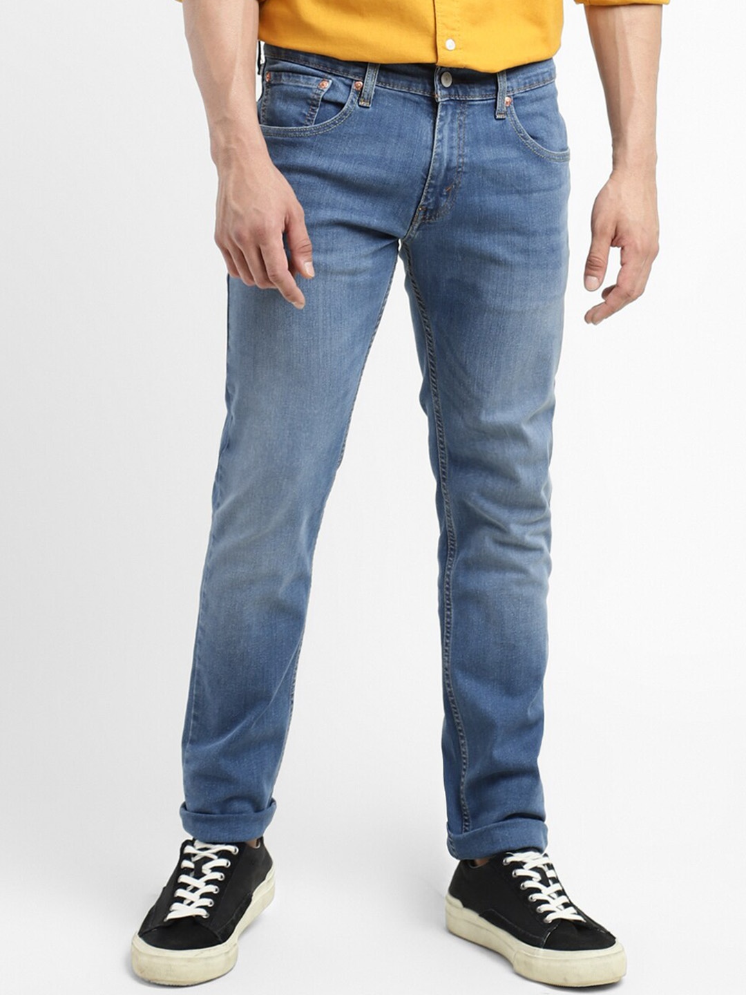 

Levis Men Mid Rise Light Fade Clean Look Whiskers & Chevrons 65504 Skinny Fit Jeans, Blue