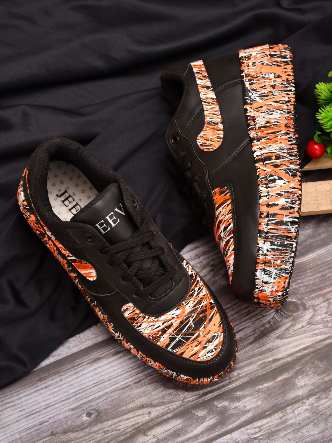 

JEEVI Women Printed Lightweight Sneakers, Black