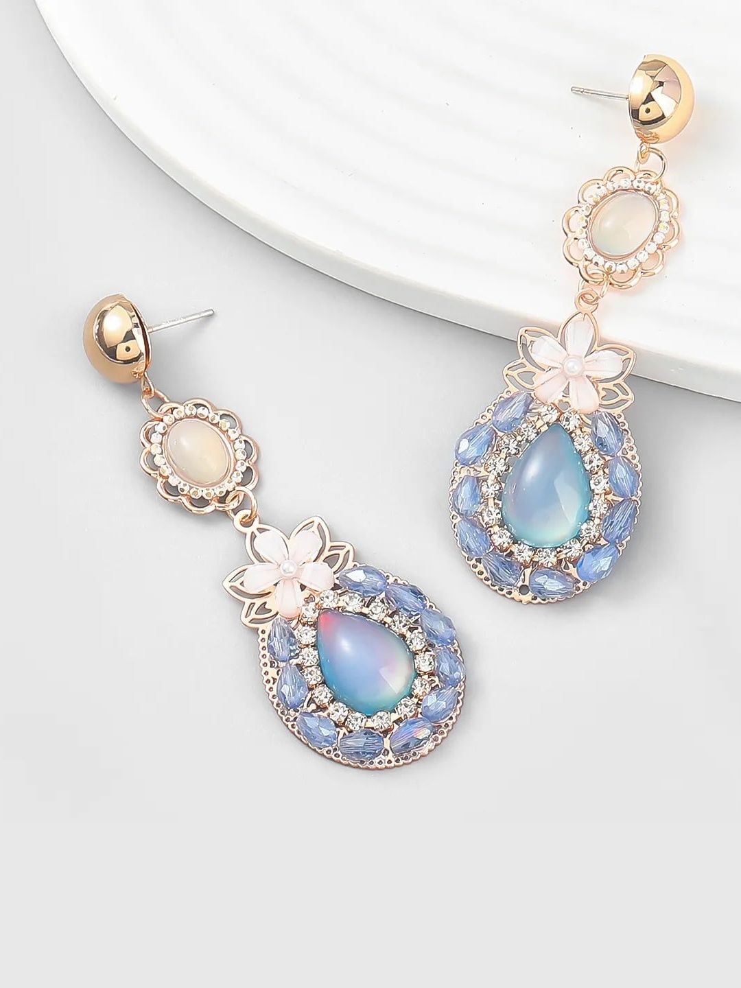 

AVANT-GARDE PARIS Gold-Plated Teardrop & Floral Design Drop Earrings