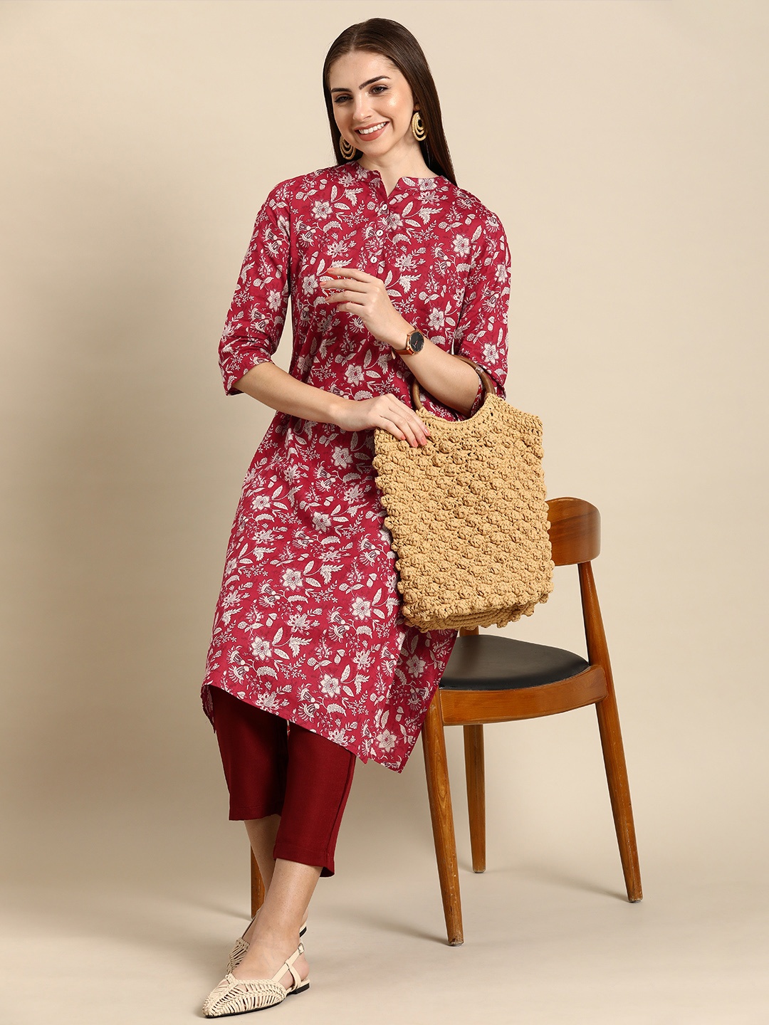 

Anouk Floral Printed Mandarin Collar Kurta, Red