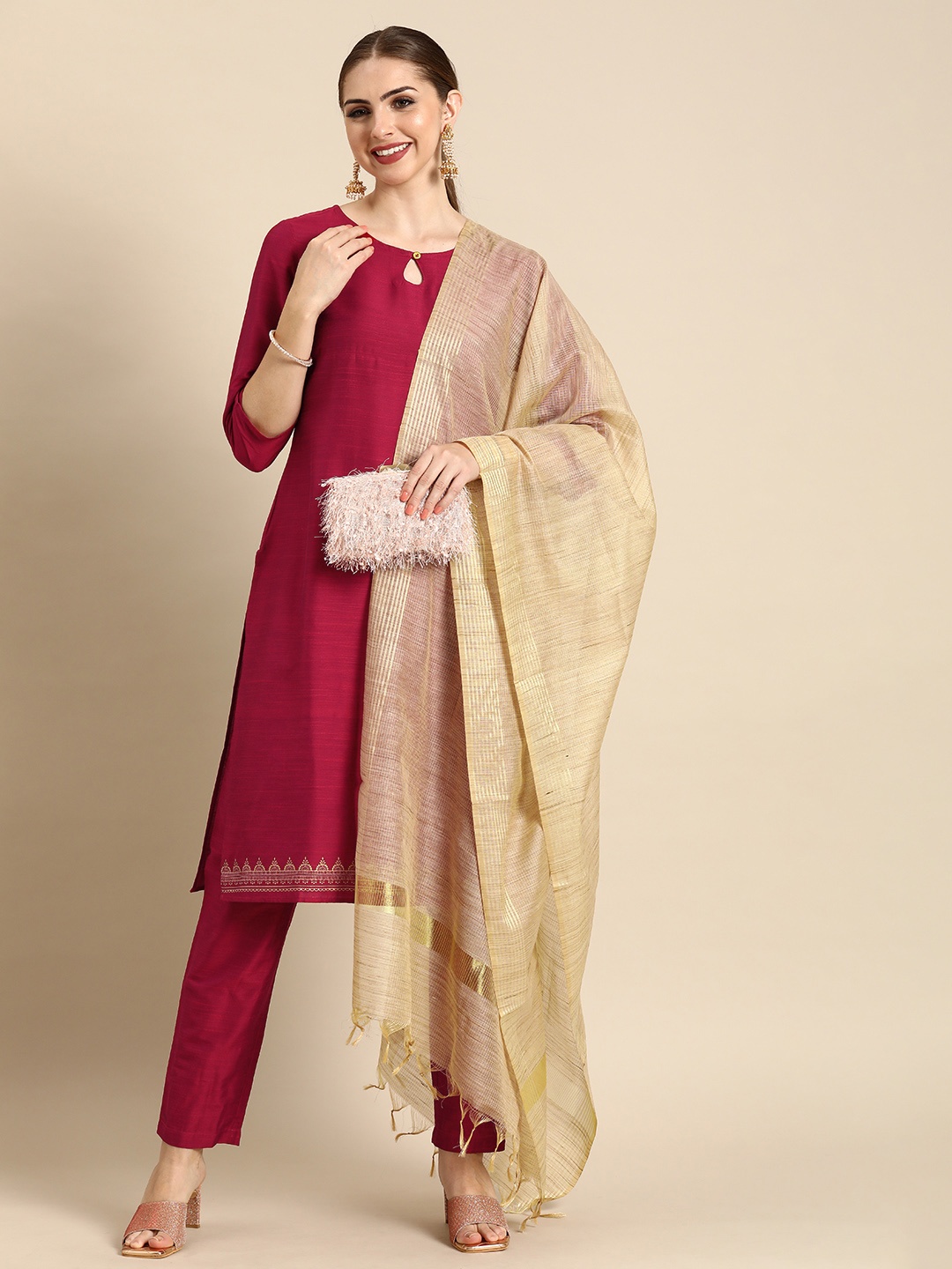 

Anouk Ethnic Motifs Printed Keyhole Neck Kurta With Trousers & Dupatta, Fuchsia