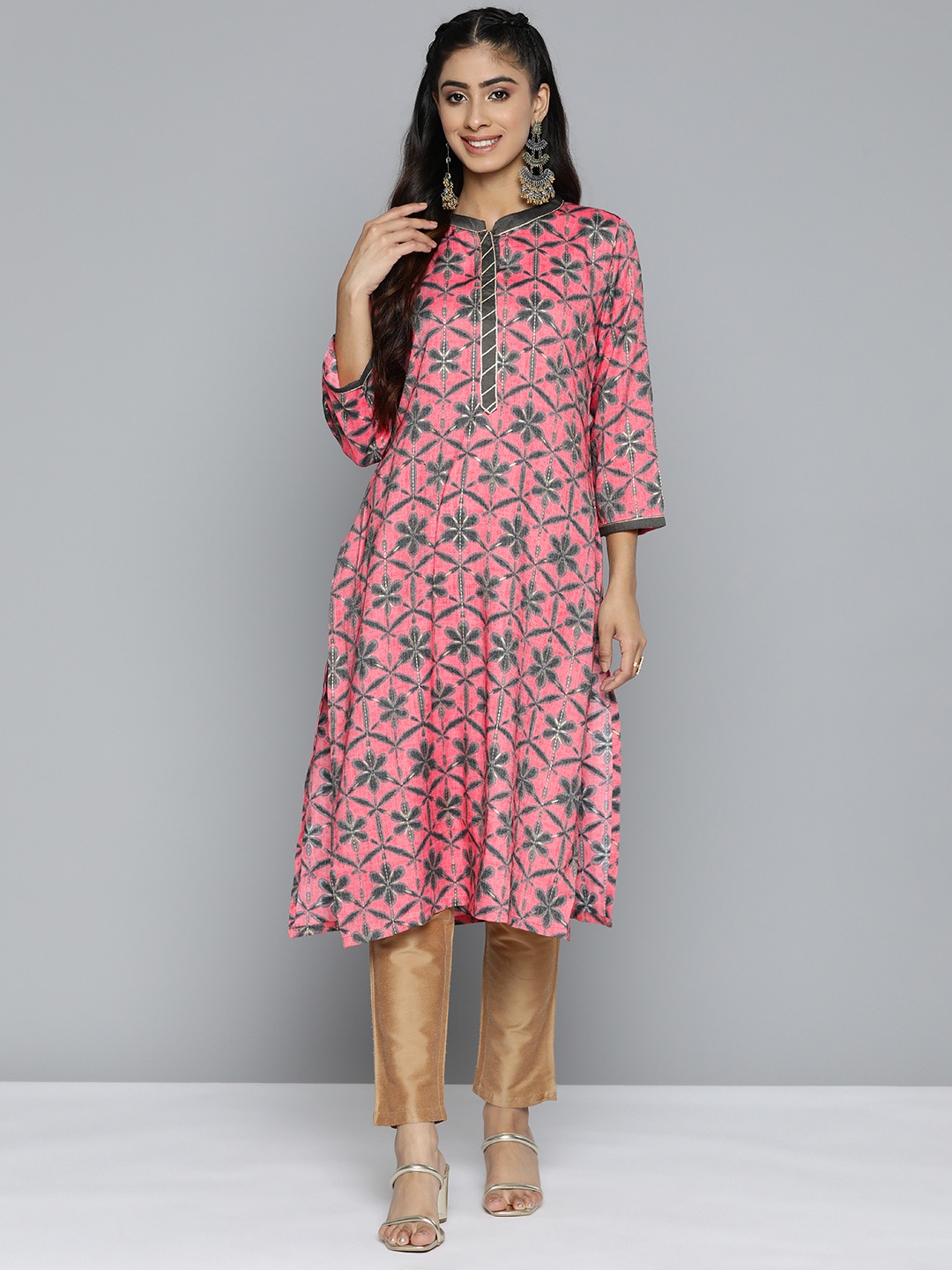 

HERE&NOW Floral Printed Gotta Patti Kurta, Pink