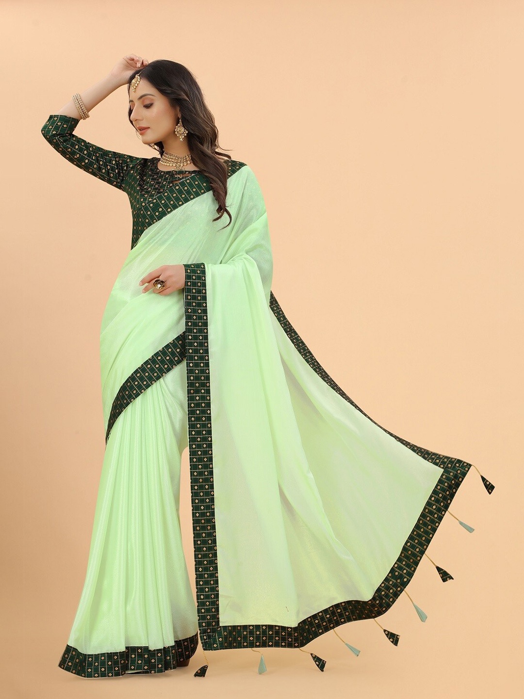 

ZEEPKART Embellished Bordered Saree, Green