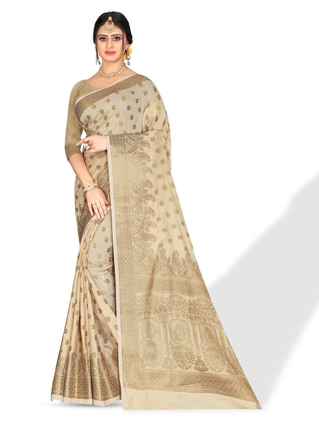 

ZEEPKART Paisley Woven Design Zari Saree, Cream