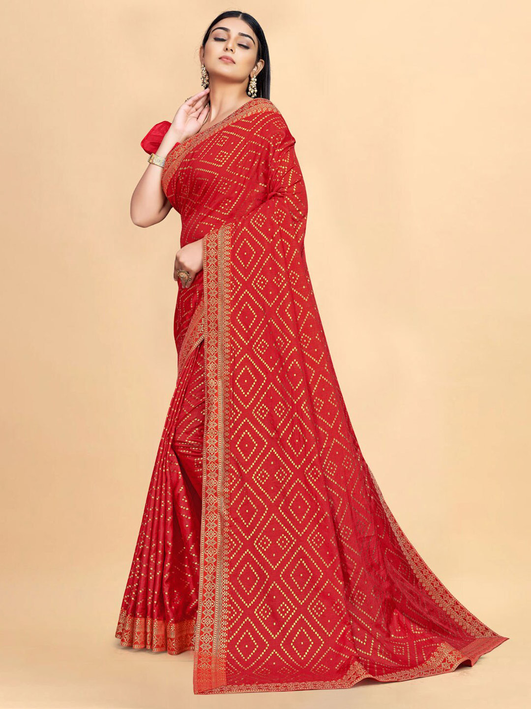 

ZEEPKART Geometric Printed Woven Design Saree, Red