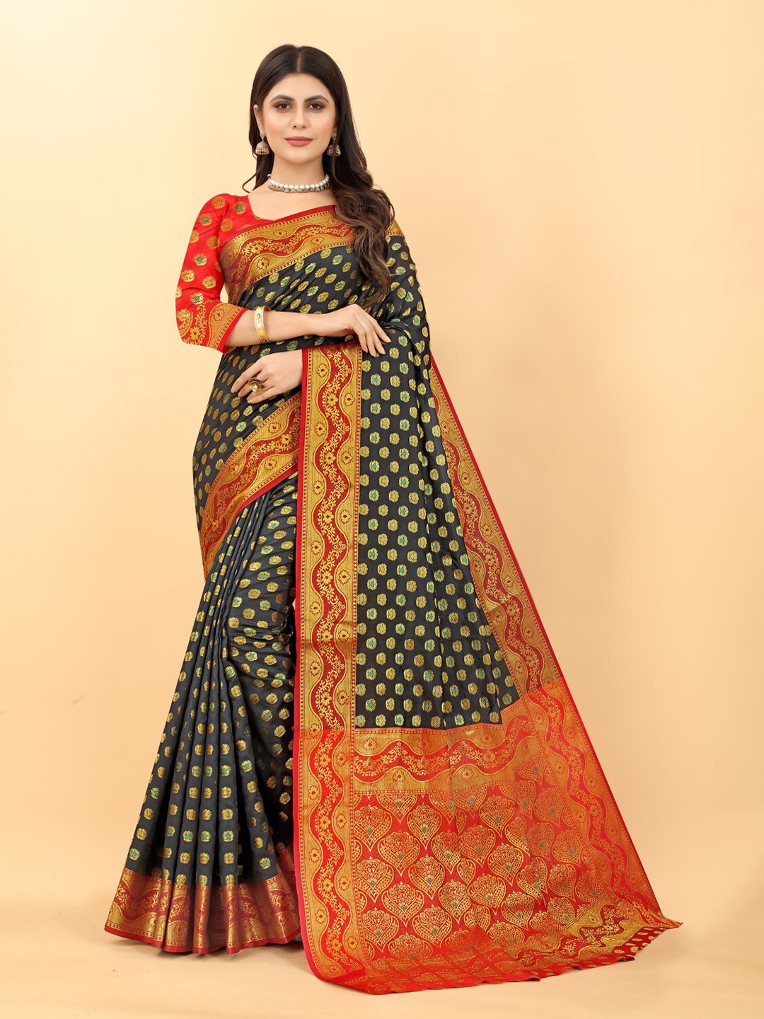 

ZEEPKART Floral Printed Kanjeevaram Saree, Black