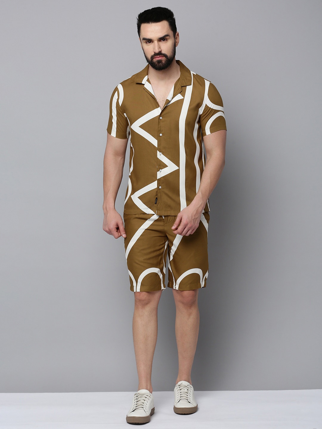 

SHOWOFF Men Printed Shirt & Shorts, Khaki