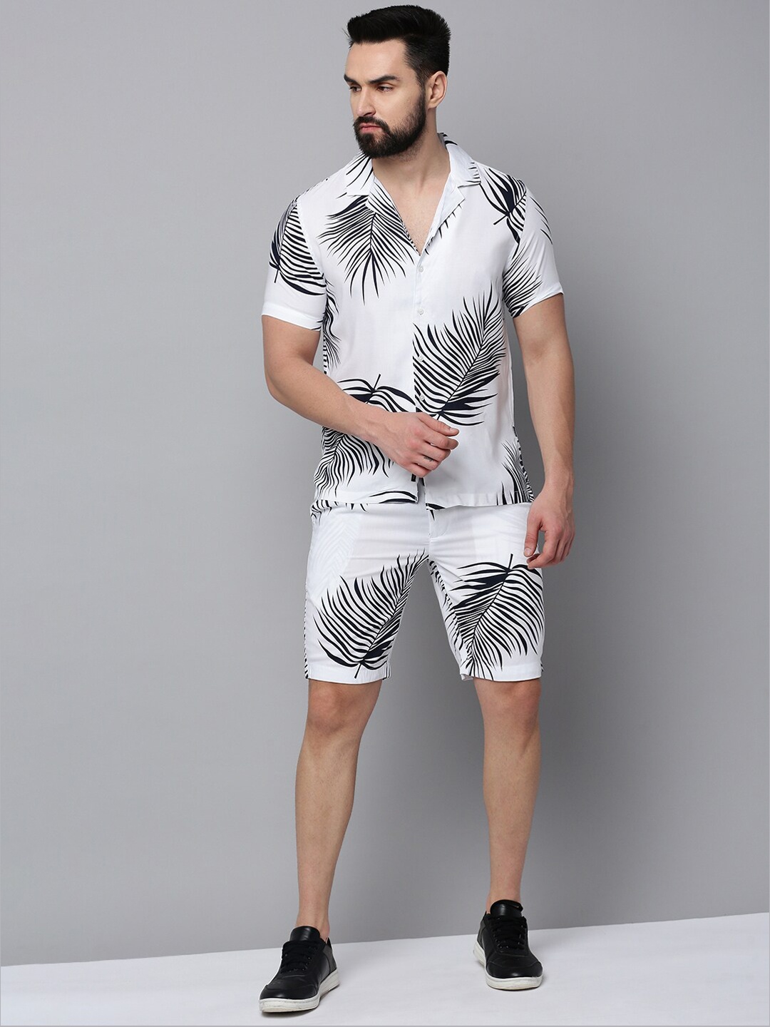 

SHOWOFF Tropical Printed Shirt With Shorts, White