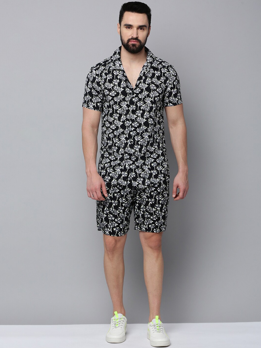 

SHOWOFF Men Tropical Printed Shirt & Shorts, Black