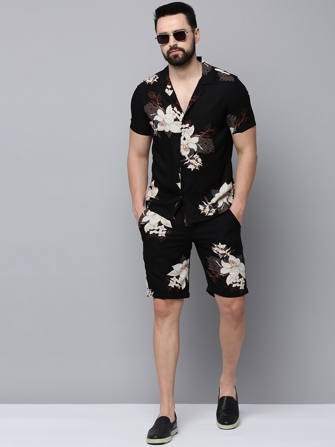 

SHOWOFF Men Floral Printed Shirt With Shorts, Black