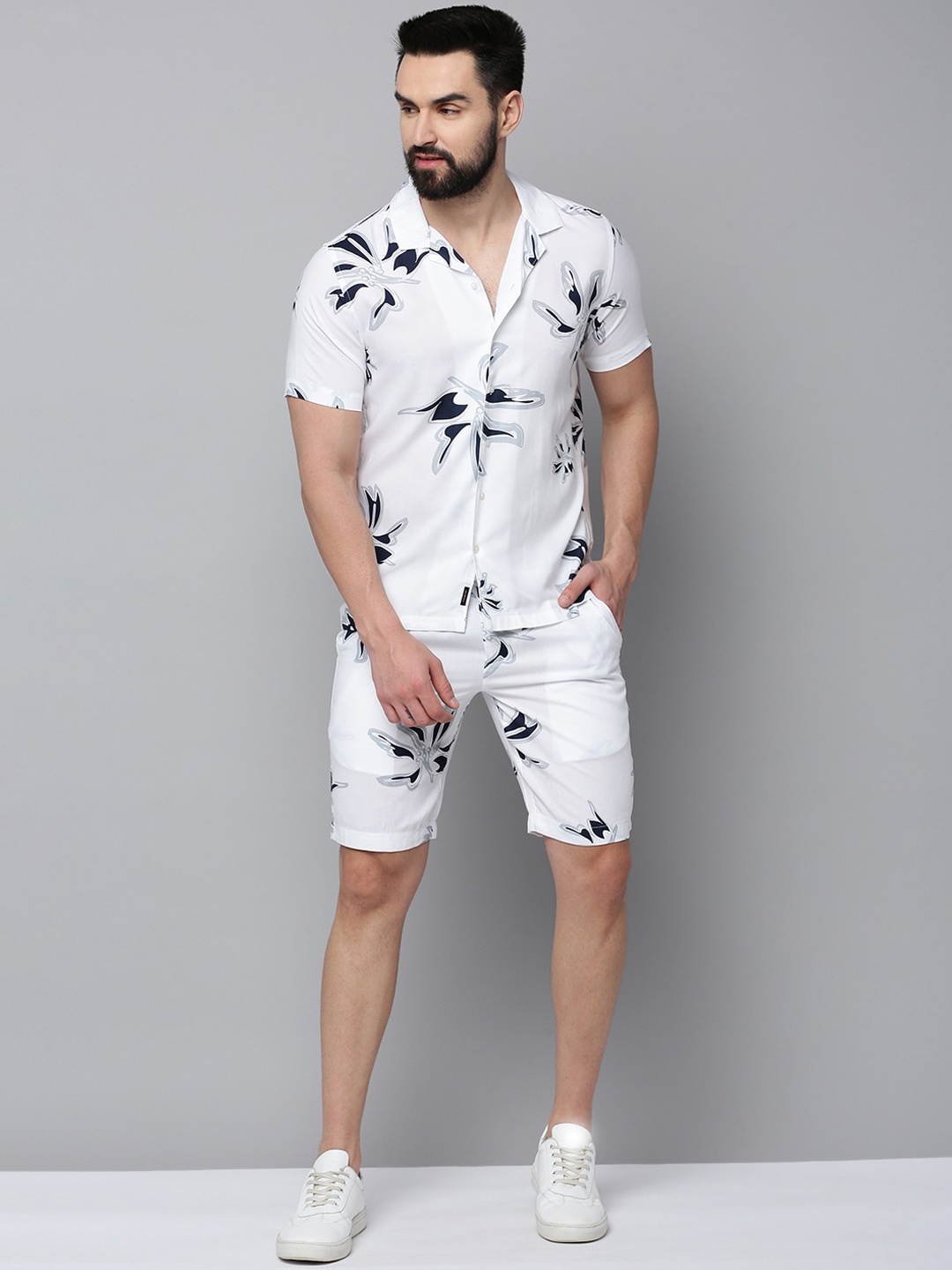 

SHOWOFF Men Floral Printed Shirt & Shorts, White