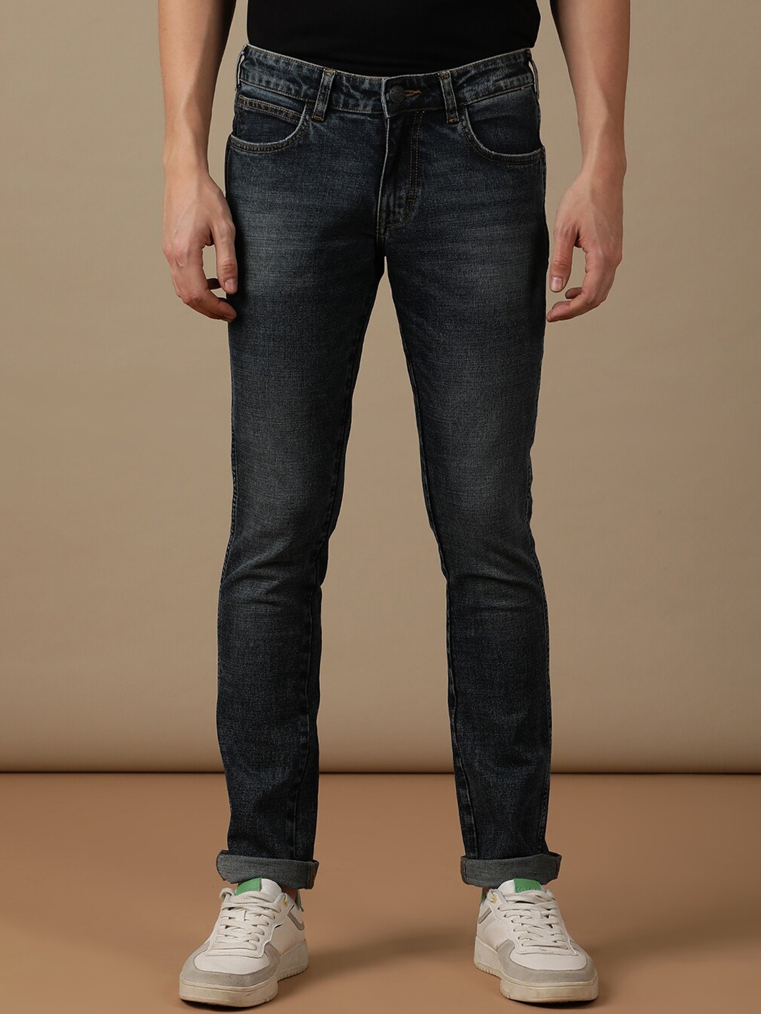 

Wrangler Men Skanders Slim Fit Low-Rise Light Fade Stretchable Jeans, Blue
