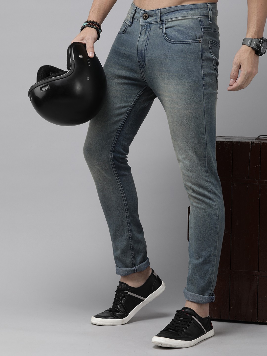

The Roadster Lifestyle Co. Men Skinny Fit Heavy Fade Stretchable Jeans, Blue
