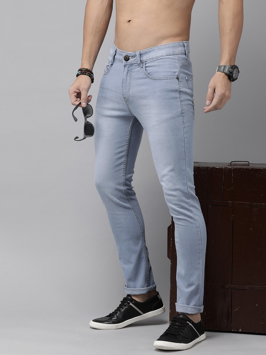 

The Roadster Lifestyle Co. Men Skinny Fit Light Fade Stretchable Jeans, Blue