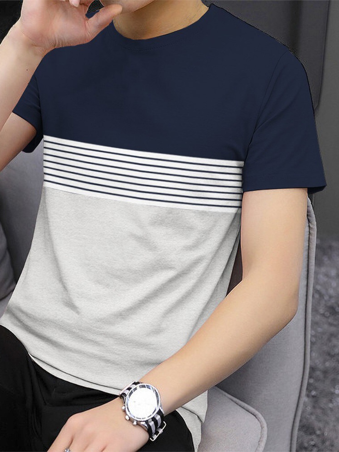 

BLIVE Colourblocked Round Neck Cotton T-shirt, Navy blue