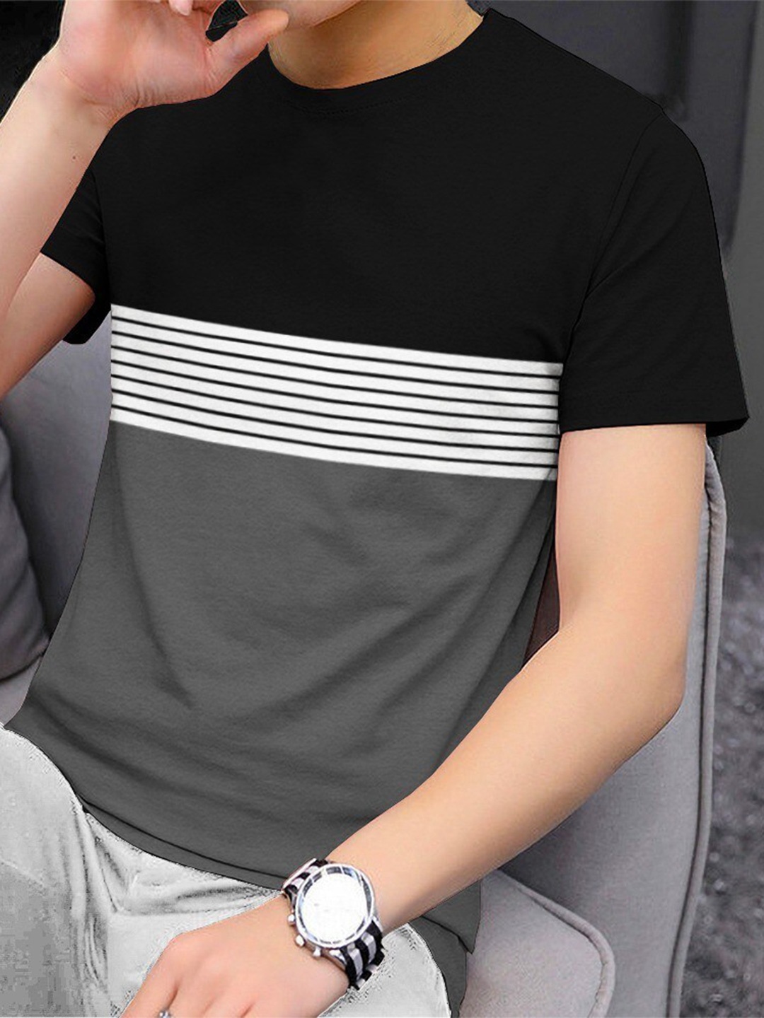 

BLIVE Colourblocked Round Neck Cotton T-shirt, Grey