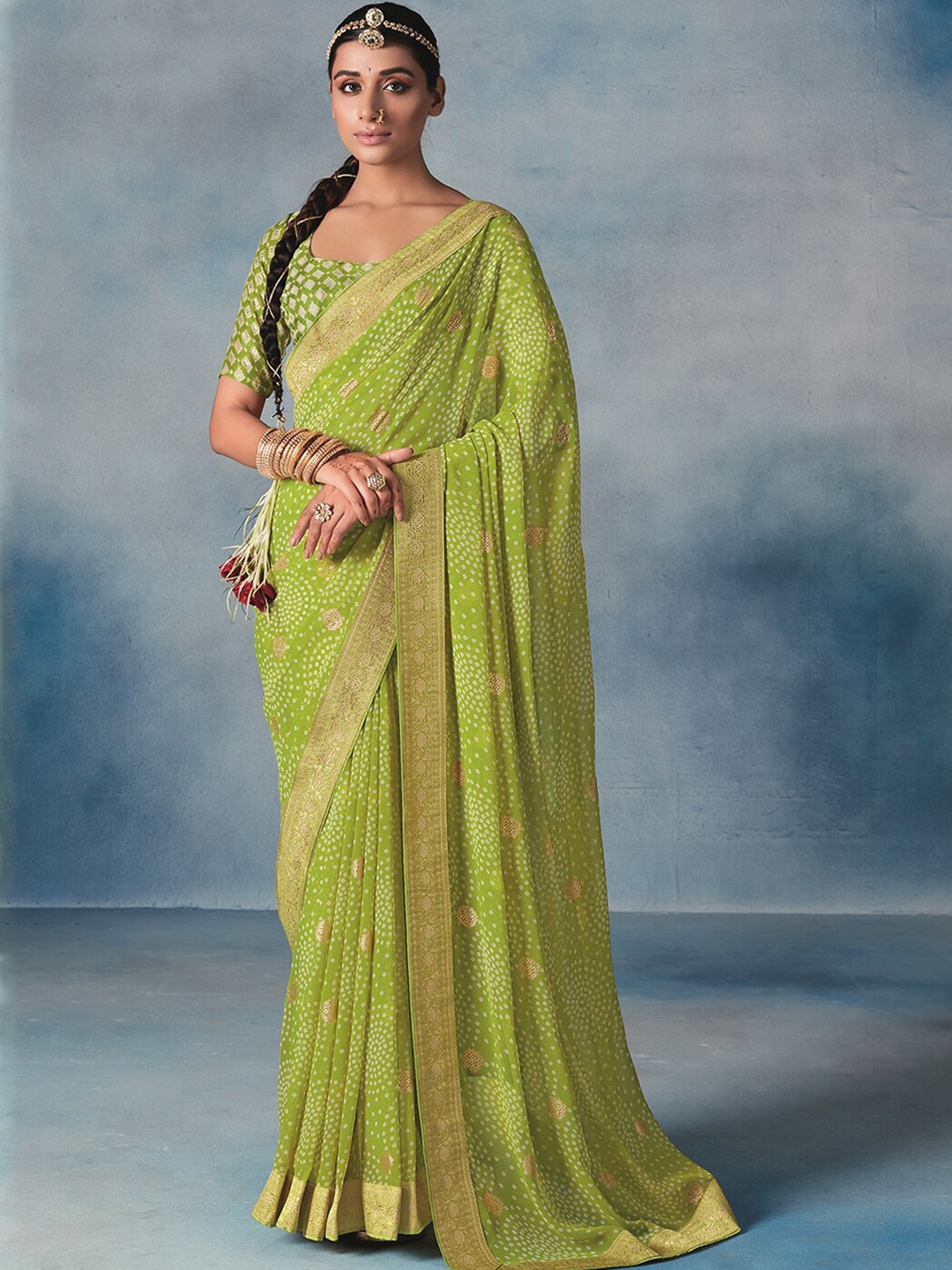 

Satrani Green & White Bandhani Screen Printed Zari Saree