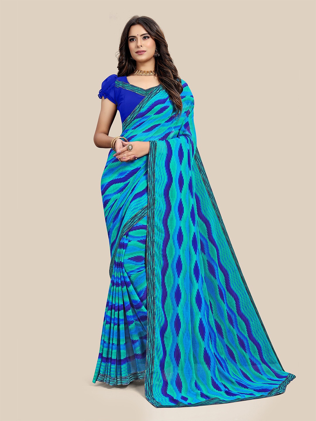 

UNITED LIBERTY Geometric Printed Saree, Blue