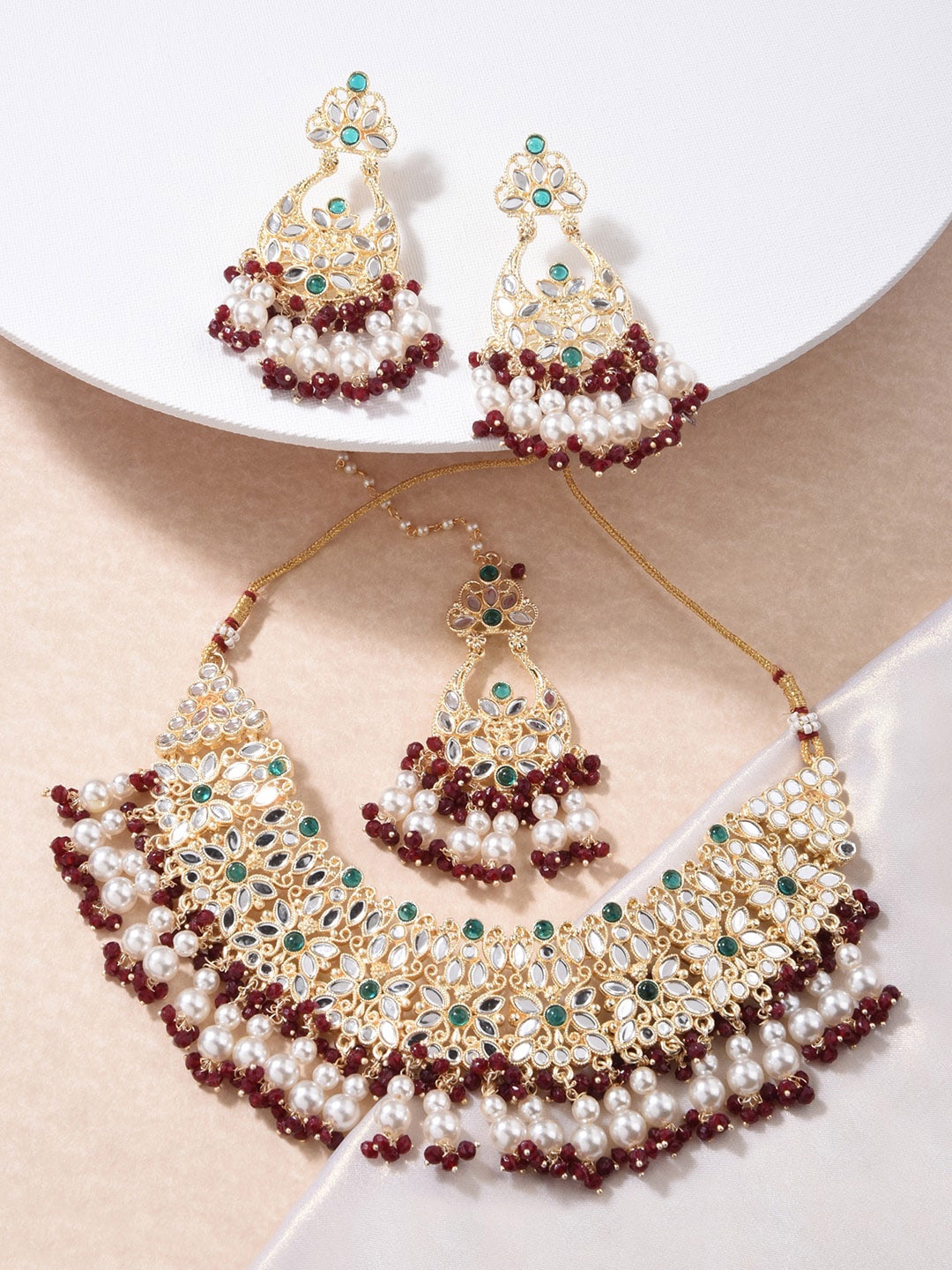 

Fida Gold-Plated Kundan Studded & Pearl Beaded Jewellery Set