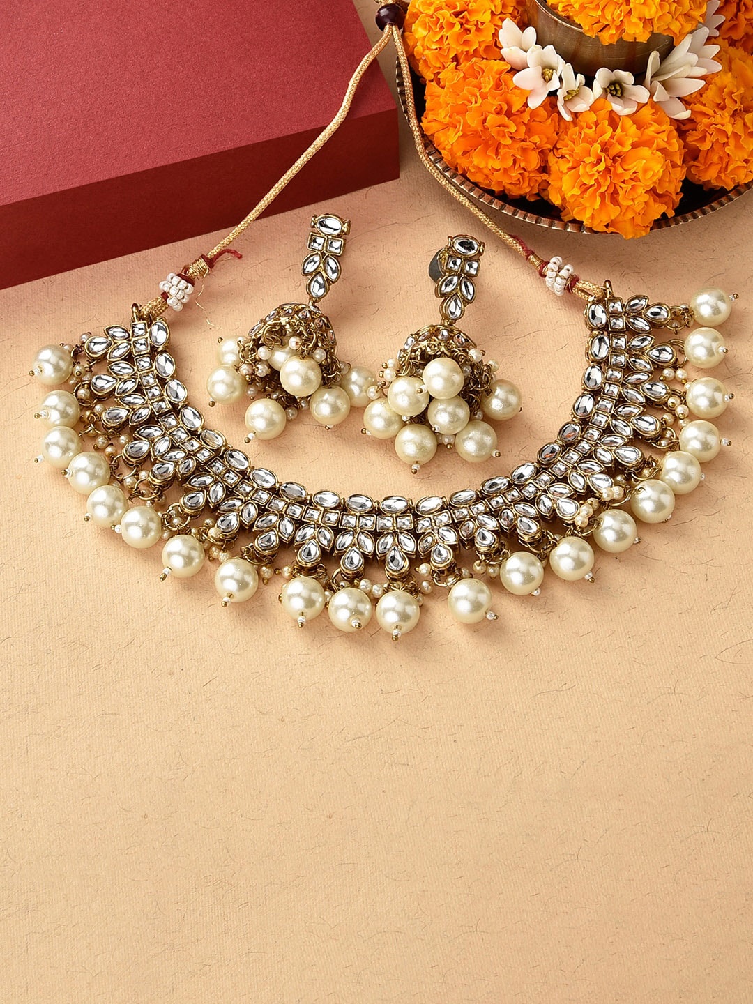 

Fida Gold-Plated Kundan-Studded & Pearl Beaded Jewellery Set