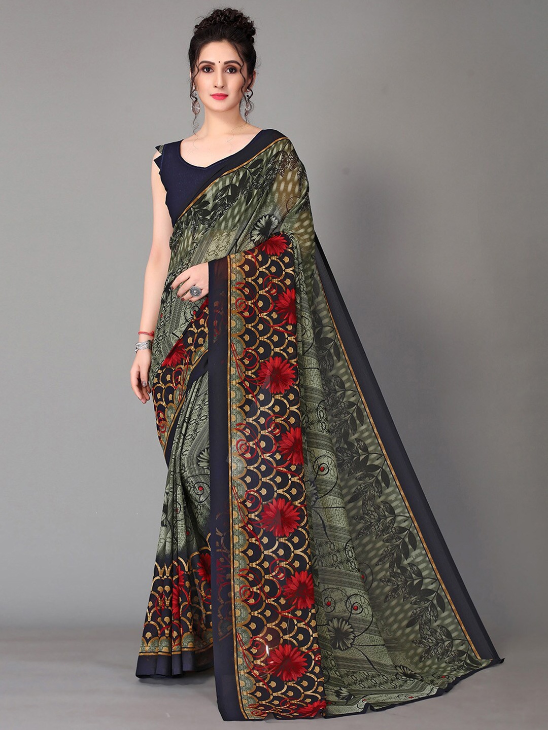 

GORGONE Floral Printed Saree, Green