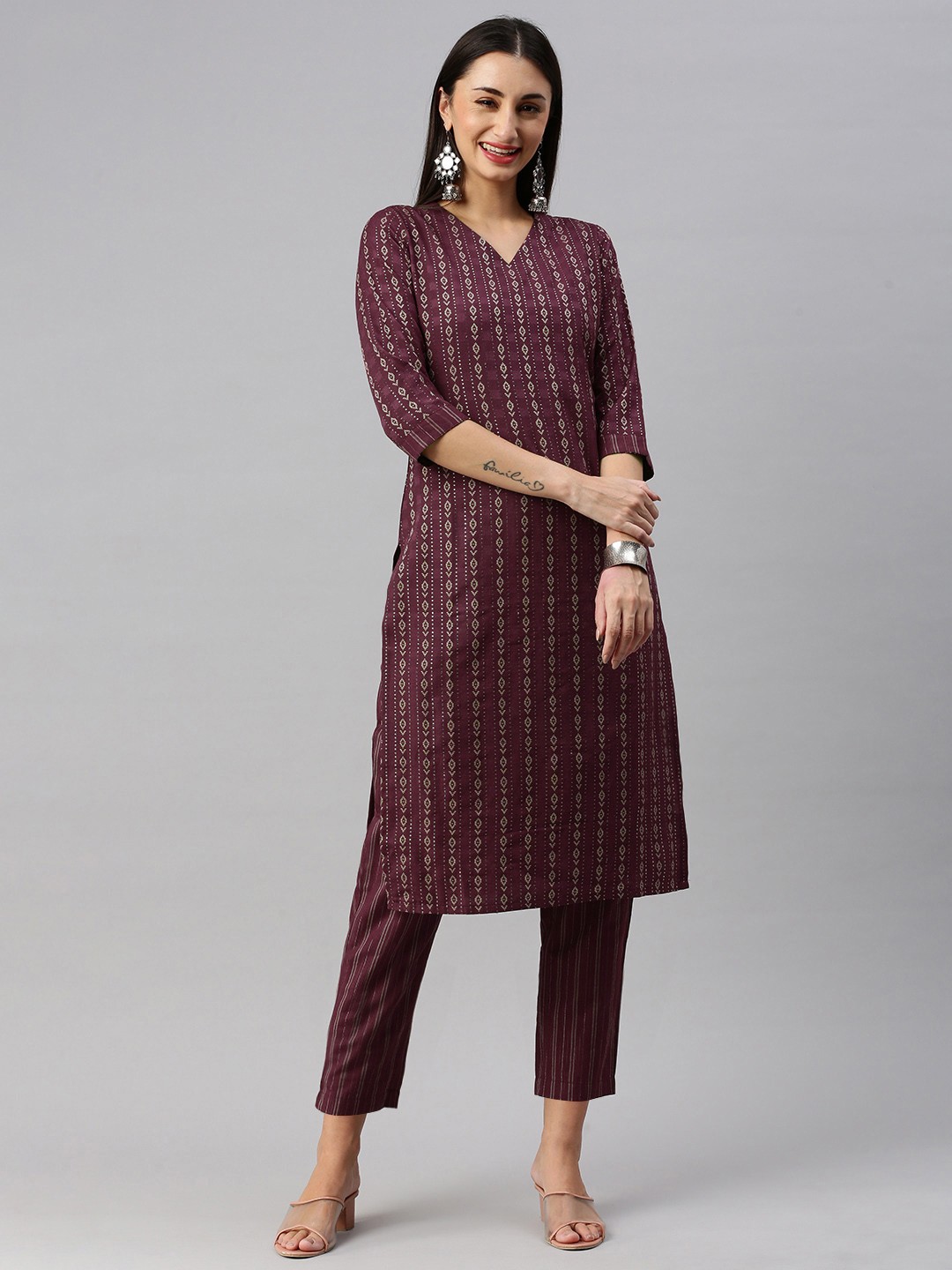 

HRITIKA Women Ethnic Motifs Regular Kurta with Trousers, Purple