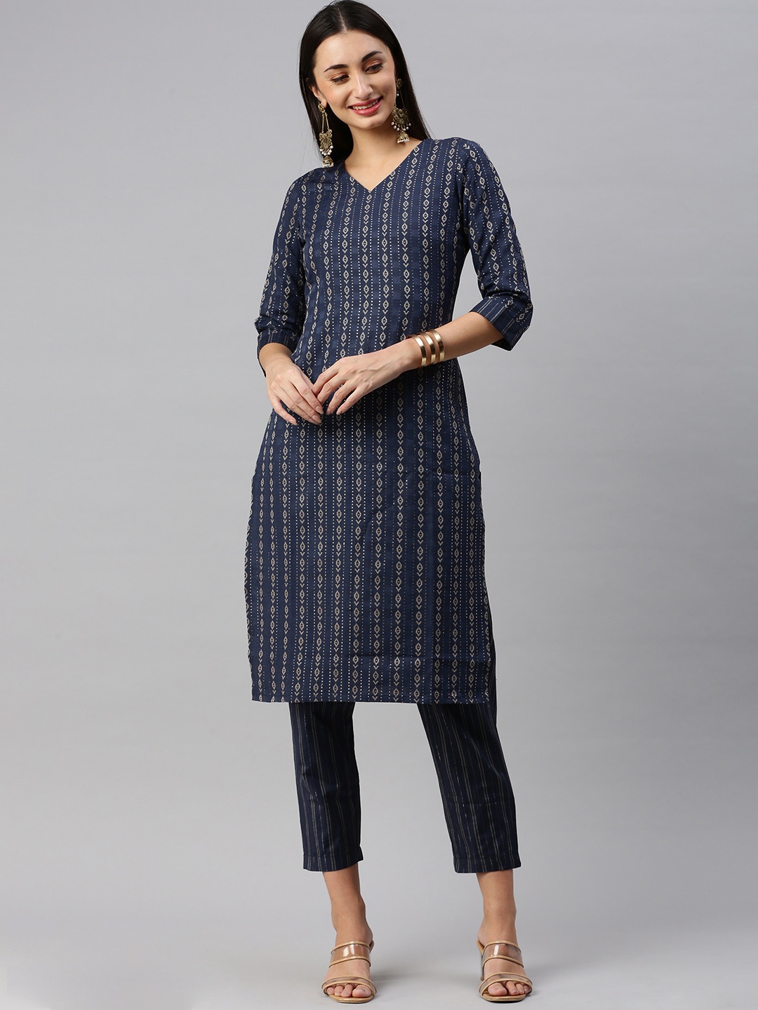 

HRITIKA Women Ethnic Motifs Regular Kurta with Trousers, Navy blue