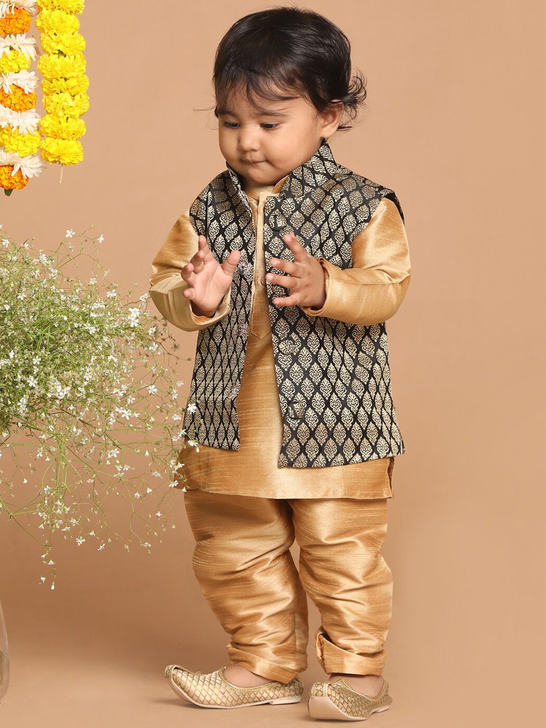 

VASTRAMAY SISHU Boys Woven Design Slim-Fit Nehru Jackets, Black