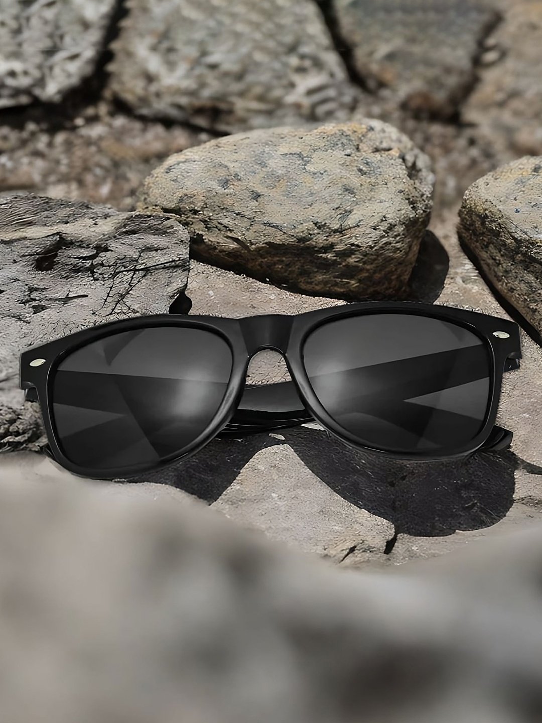 

Kastner Men Full Rim Wayfarer Sunglasses with UV Protected Lens UNI_HRO_BLK, Black