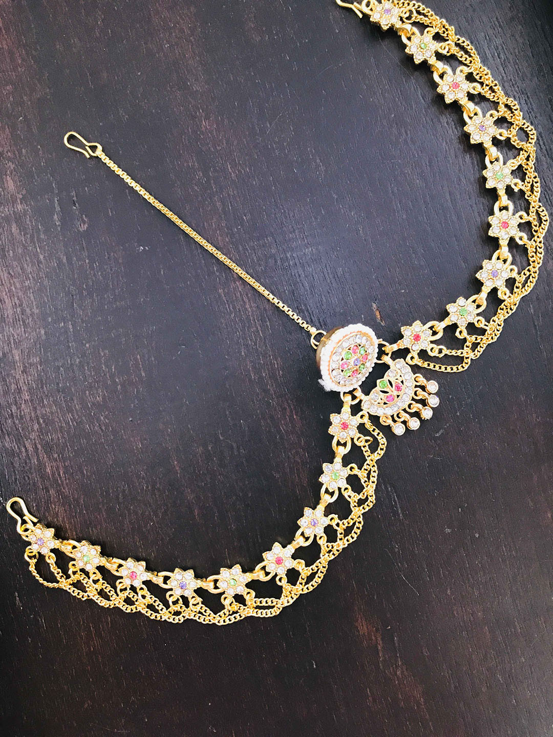 

The Opal Factory Gold-Plated Stone-Studded & Pearl Beaded Sheeshphool