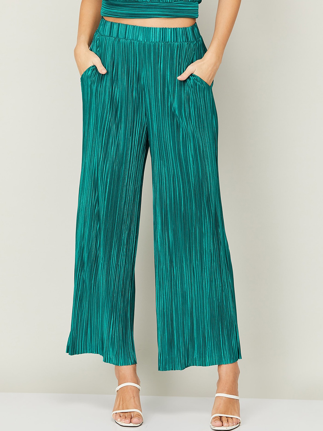 

CODE by Lifestyle Women Mid-Rise Parallel Trousers, Green