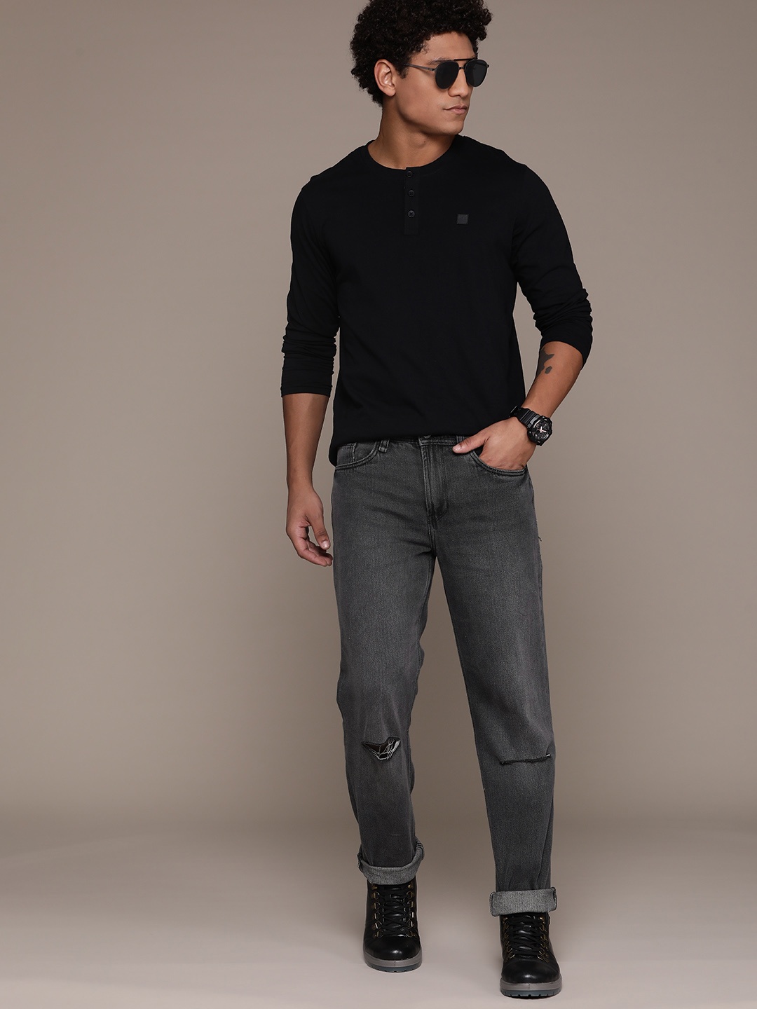 

The Roadster Lifestyle Co. Relaxed Fit Slash Knee Pure Cotton Light Fade Jeans, Black