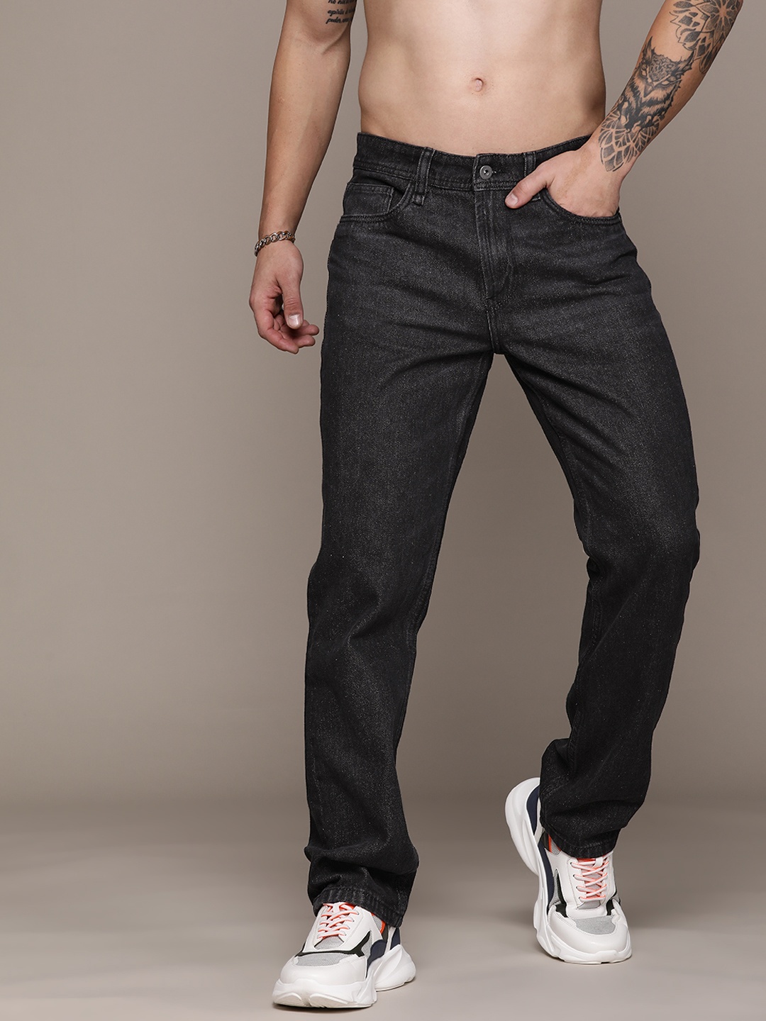 

The Roadster Lifestyle Co. Men Relaxed Fit Jeans, Black