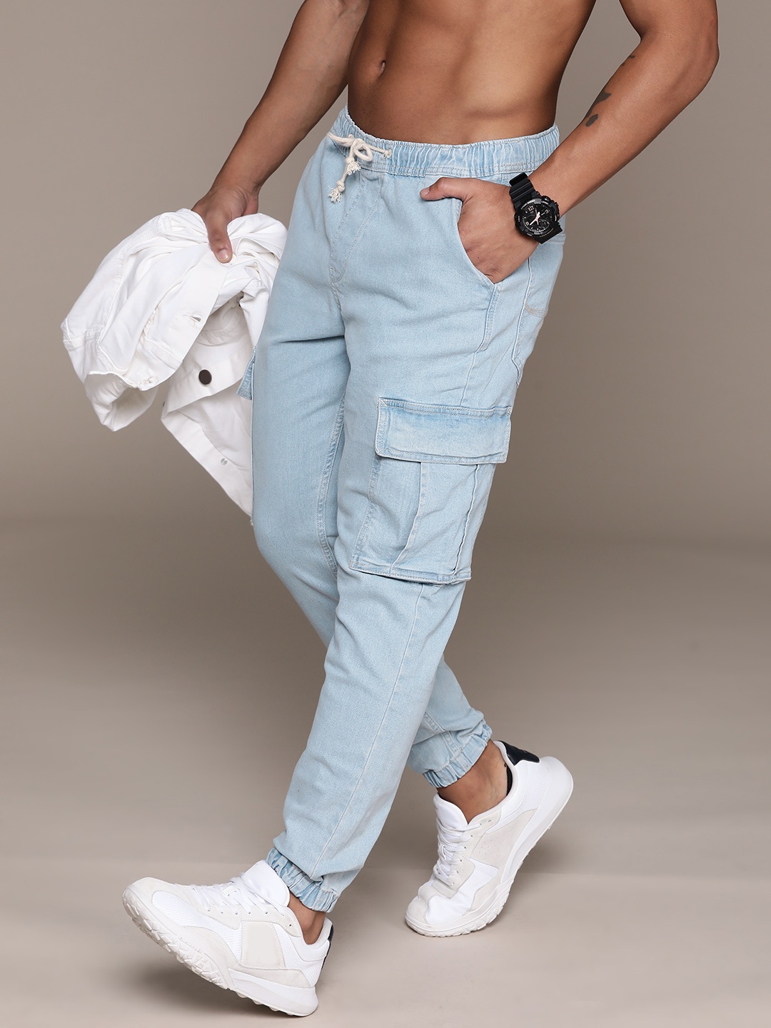 

The Roadster Lifestyle Co. Men Cargo Jogger Fit Jeans, Blue