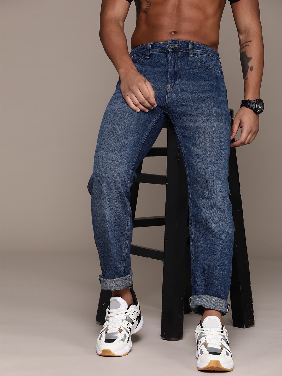 

The Roadster Lifestyle Co. Relaxed Fit Pure Cotton Light Fade Jeans, Navy blue