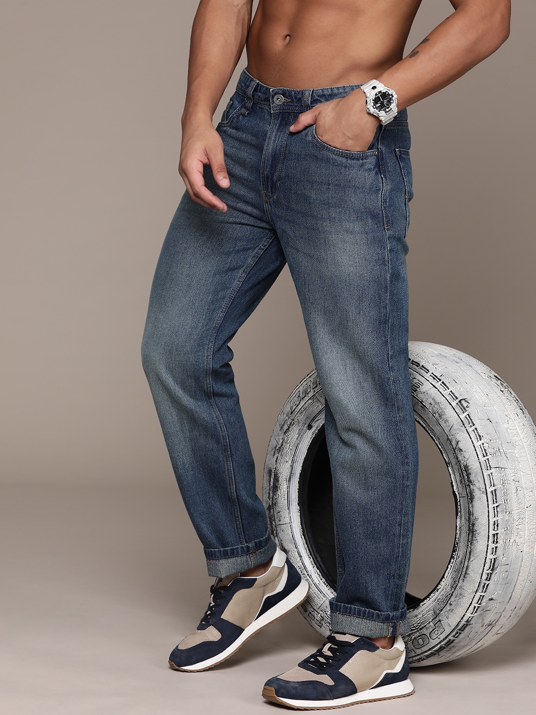 

The Roadster Lifestyle Co. Men Pure Cotton Relaxed Fit Jeans, Navy blue