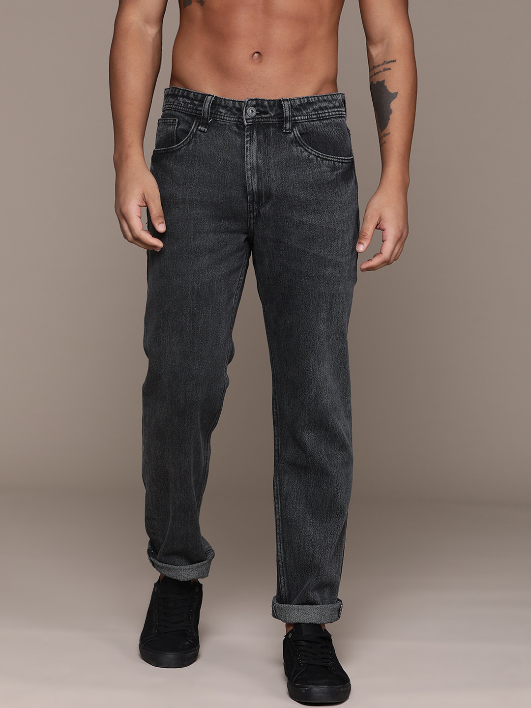 

The Roadster Lifestyle Co. Relaxed Fit Pure Cotton Light Fade Jeans, Black
