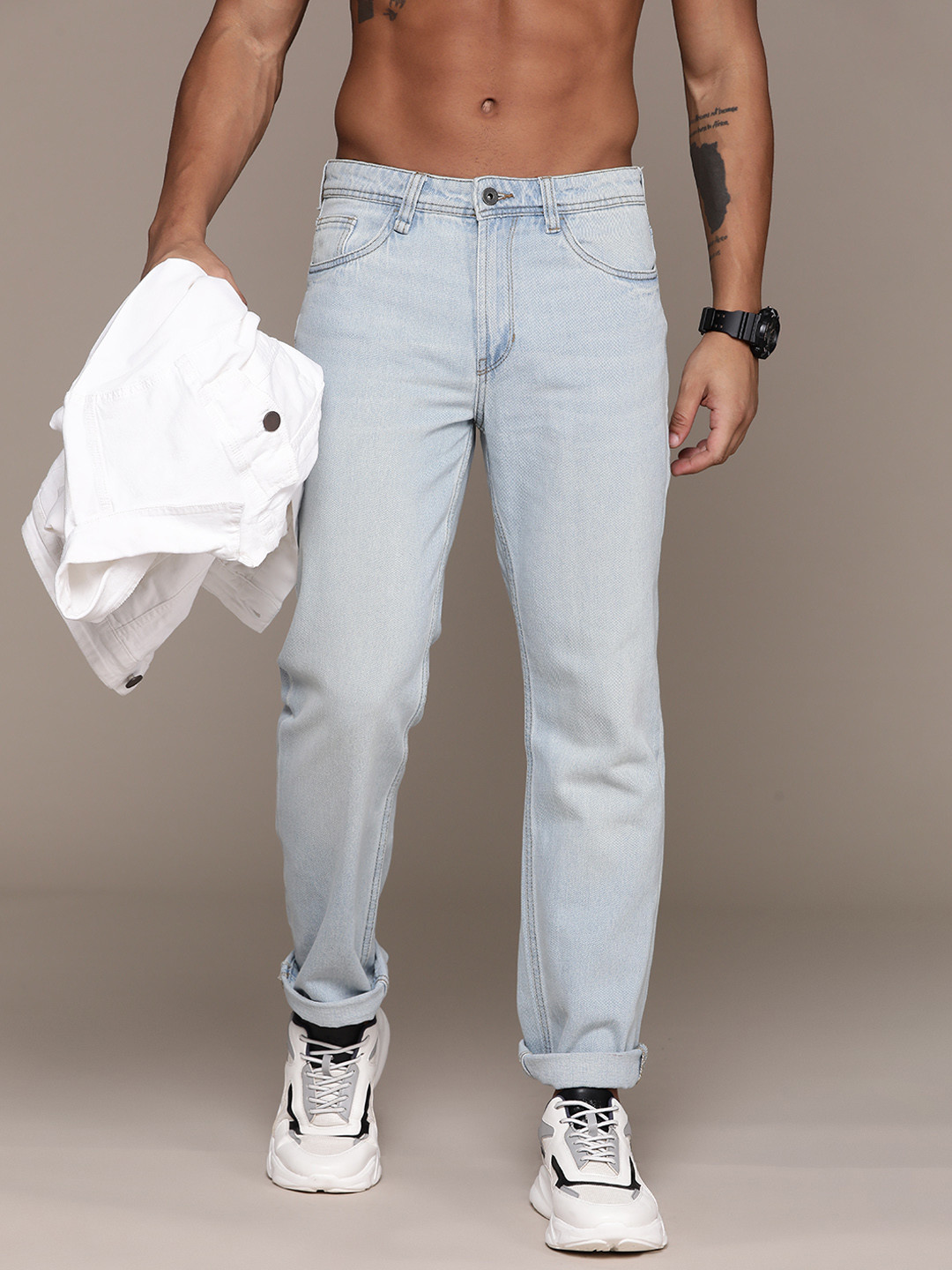 

The Roadster Lifestyle Co. Men Blue Relaxed Fit Heavy Fade Pure Cotton Jeans