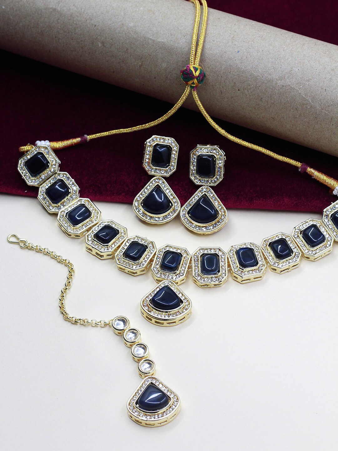 

SAIYONI Gold-Plated Kundan-Studded & Beaded Jewellery Set