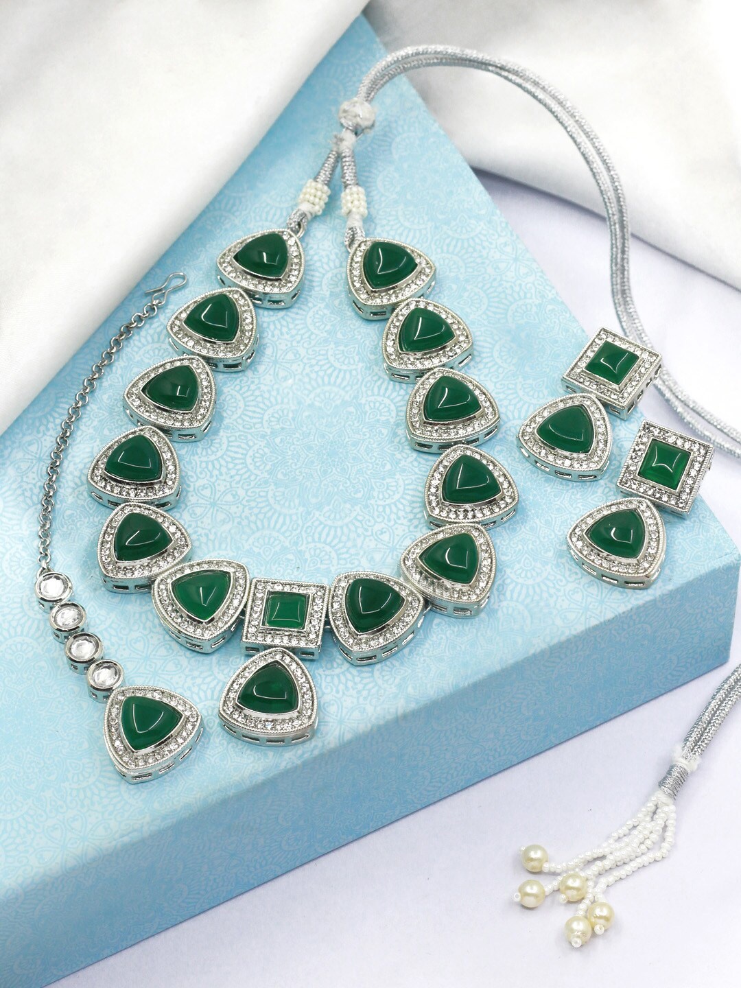 

SAIYONI Silver-Plated Kundan-Studded Jewellery Set, Green
