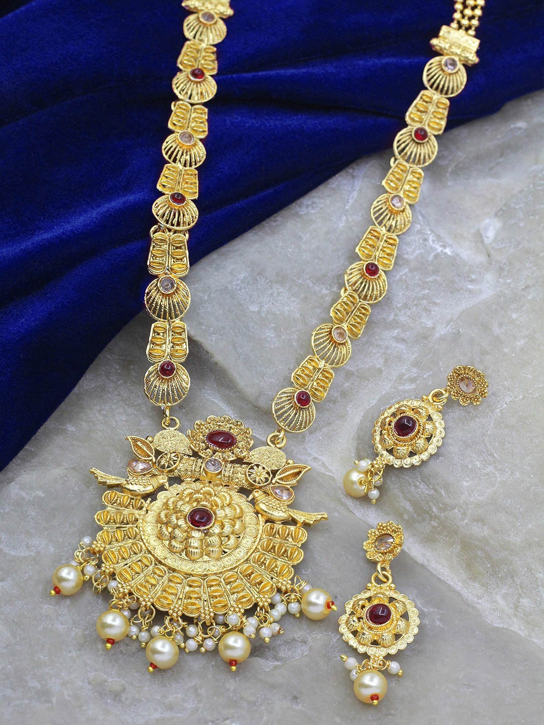 

SAIYONI Gold-Plated Stone Studded & Artificial Beaded Jewellery Set
