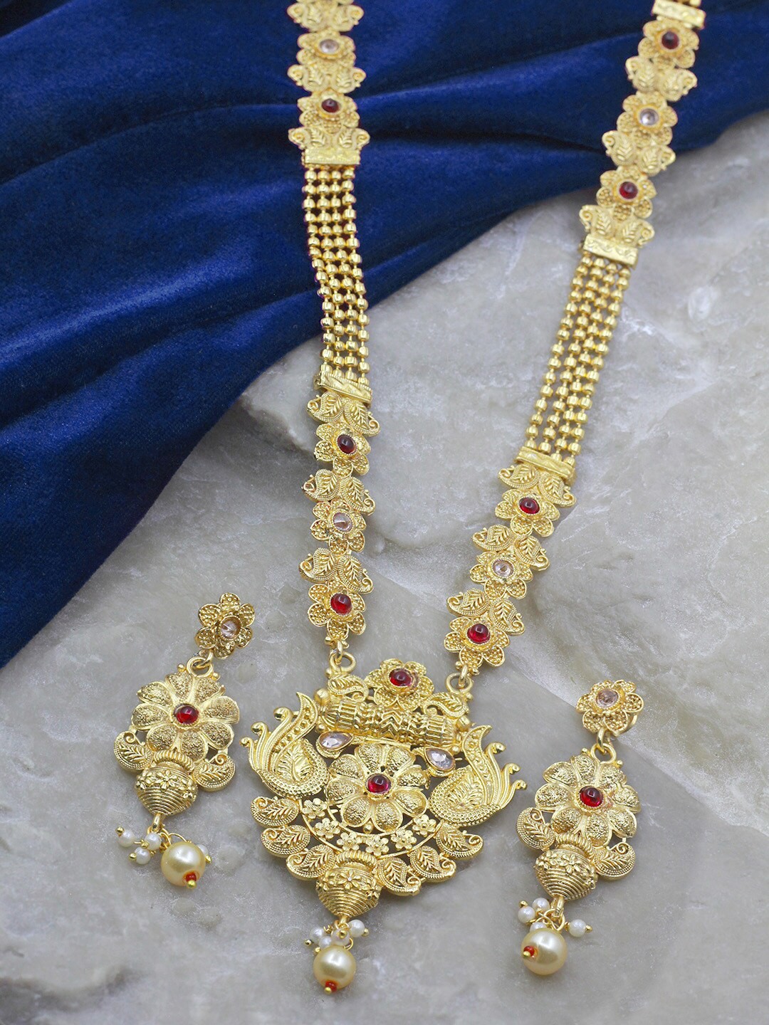 

SAIYONI Gold-Plated Stone-Studded Jewellery Set, Red
