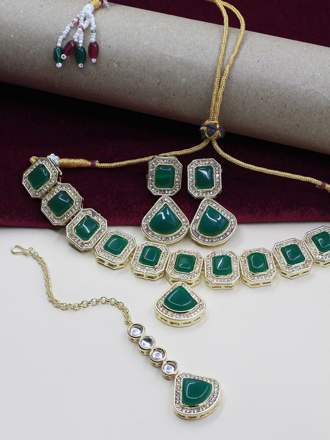 

SAIYONI Gold-Plated Kundan-Studded Jewellery Set, Green