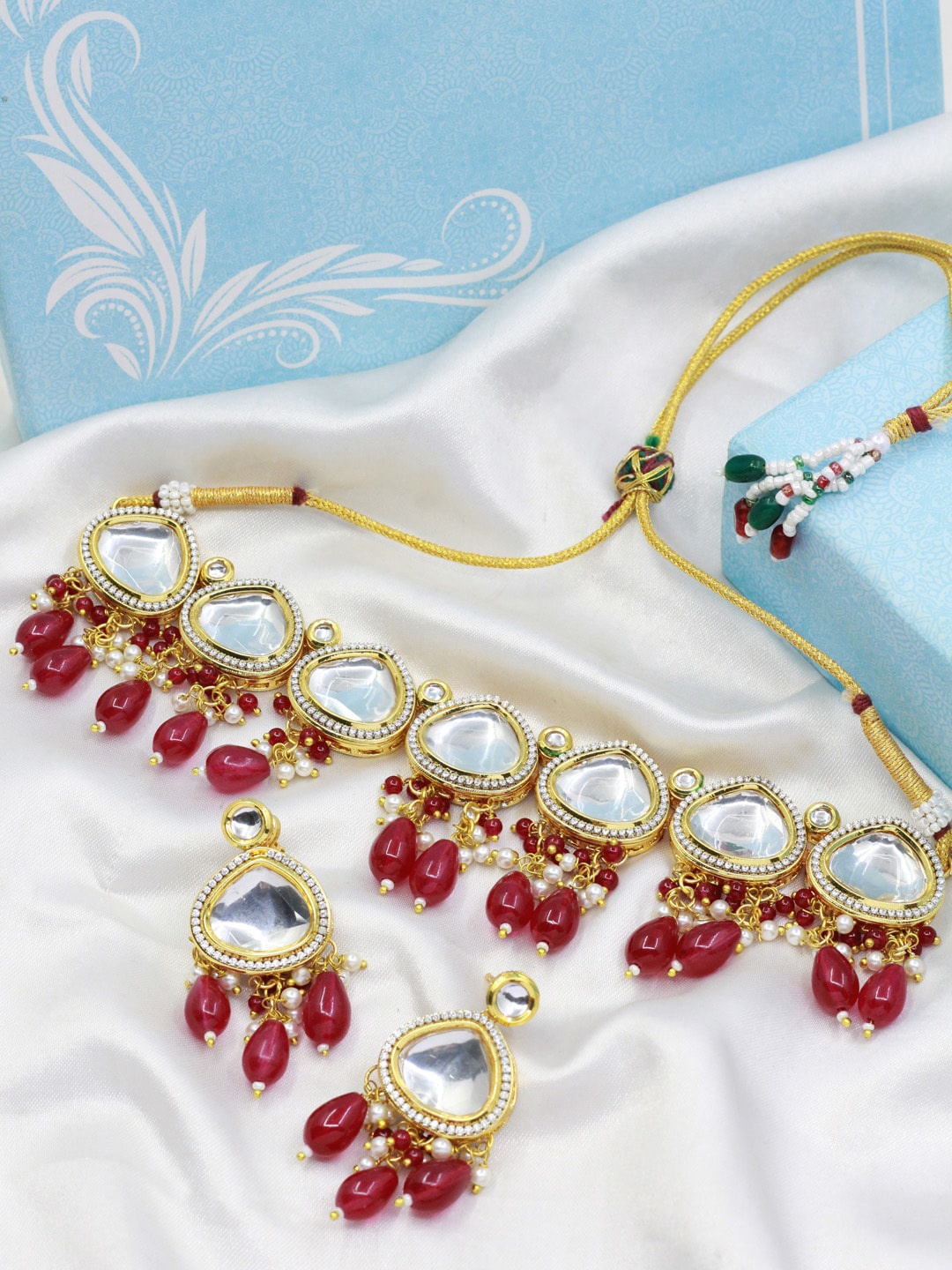 

SAIYONI Gold-Plated Kundan-Studded & Artificial Beaded Jewellery Set