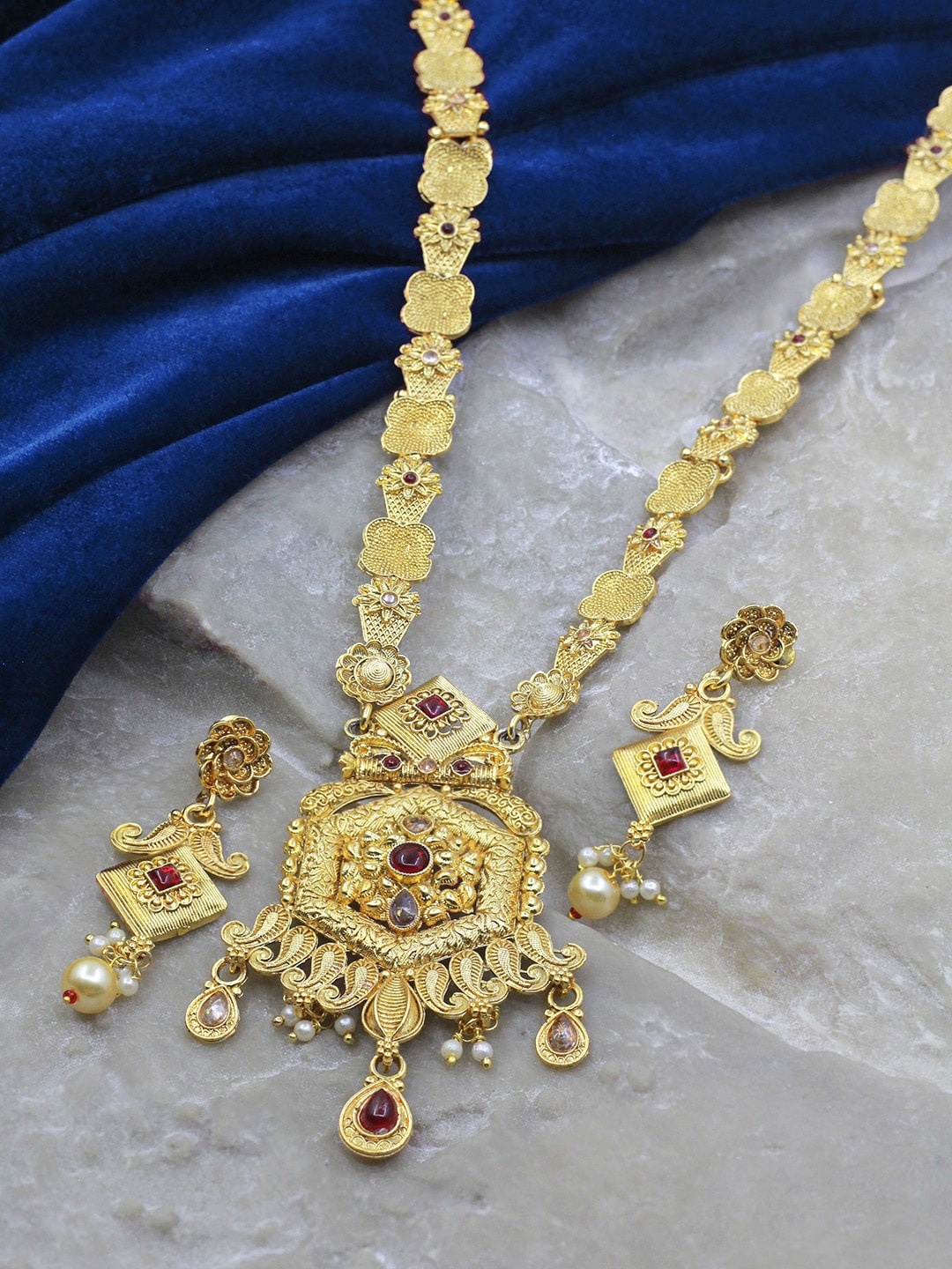 

SAIYONI Gold-Plated Stones-Studded Jewellery Set